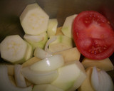 Foto del paso 1 de la receta: Crema de calabacín con tomate al queso Parmesano