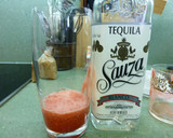 Foto del paso 2 de la receta: Cóctel rojo tequila para San Valentín