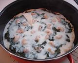 Foto del paso 7 de la receta: Quiche Vosgienne de espinacas con mix de queso gratinado
