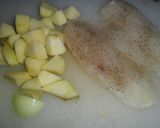 Foto del paso 1 de la receta: Merluza con manzanas