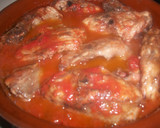 Foto del paso 2 de la receta: Pollo con aceitunas y tomates a la albahaca