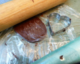 Foto del paso 3 de la receta: Galletas chocolate forma corazón