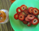 Foto del paso 1 de la receta: Tostada de queso con fresas