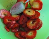Foto del paso 2 de la receta: Tostada de queso con fresas