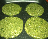 Foto del paso 4 de la receta: Hamburguesas verdes (de espinacas y pollo)
