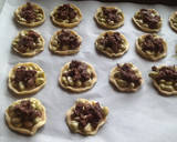 Foto del paso 8 de la receta: Tartaletas de habitas baby con morcilla de cebolla