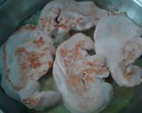 Foto del paso 2 de la receta: Filetes de pavo, en salsa de queso azul de vaca y oveja al romero