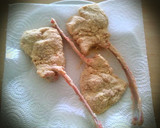 Foto del paso 2 de la receta: Chuletas o costillas de cordero a la milanesa