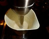 Foto del paso 1 de la receta: Crema de queso fresco y pera