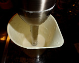 Foto del paso 1 de la receta: Crema de queso fresco y pera