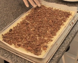 Foto del paso 5 de la receta: Coca de hojaldre rellena de chicharrones