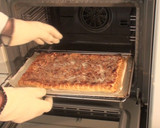 Foto del paso 8 de la receta: Coca de hojaldre rellena de chicharrones