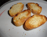 Foto del paso 1 de la receta: Tostas de pavo y frutos de la huerta