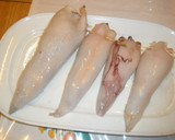 Foto del paso 4 de la receta: Calamares rellenos de carne en salsa de tomate