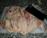 Foto del paso 1 de la receta: Pollo relleno con queso de cabra y tomates