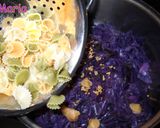 Foto del paso 2 de la receta: Ensalada templada de lombarda y naranja