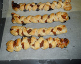 Foto del paso 4 de la receta: Trenzas de hojaldre con dulce de leche