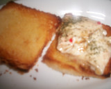 Foto del paso 2 de la receta: Tostas crujientes de queso fresco y caviar al eneldo
