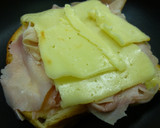 Foto del paso 1 de la receta: Sandwich a la plancha de jamón y queso
