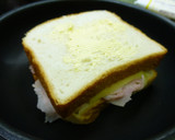 Foto del paso 2 de la receta: Sandwich a la plancha de jamón y queso