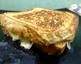 Foto del paso 3 de la receta: Sandwich a la plancha de jamón y queso