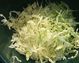 Foto del paso 1 de la receta: Ensalada de repollo, manzana y zanahoria con salsa especial