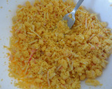 Foto del paso 5 de la receta: Huevos rellenos de gambas y surimi