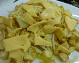 Foto del paso 3 de la receta: Patatas fritas con salsa de yogur y huevos fritos