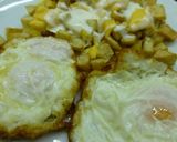 Foto del paso 4 de la receta: Patatas fritas con salsa de yogur y huevos fritos