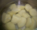 Foto del paso 1 de la receta: Puré de patatas con crujiente de puerros