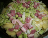 Foto del paso 1 de la receta: Tortilla de habas frescas con bacón