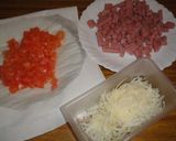 Foto del paso 1 de la receta: Tortilla de tomate, pavo y queso