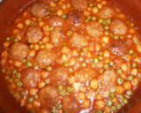 Foto del paso 3 de la receta: Albóndigas con garbanzos en salsa