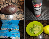 Foto del paso 1 de la receta: Dip de quesos y aguacate
