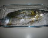 Foto del paso 1 de la receta: Lubina con eneldo a la sal