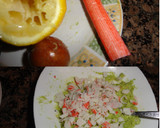 Foto del paso 2 de la receta: Aguacate relleno con queso camembert y surimi
