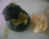Foto del paso 2 de la receta: Calabacita rellena, gratinada con queso de Mahón