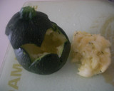 Foto del paso 2 de la receta: Calabacita rellena, gratinada con queso de Mahón