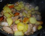 Foto del paso 4 de la receta: Alitas de pollo a la cola con patatas caramelizadas