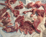 Foto del paso 2 de la receta: Chuletas de cordero con ajos tiernos