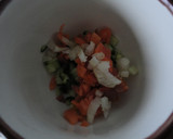 Foto del paso 2 de la receta: Tártaro de salmón ahumado con pepino