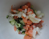 Foto del paso 3 de la receta: Tártaro de salmón ahumado con pepino