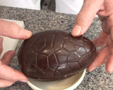 Foto del paso 7 de la receta: Huevos de chocolate para la Pascua