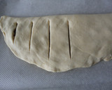 Foto del paso 9 de la receta: Fougasse de anchoas y piñones