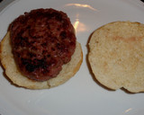 Foto del paso 3 de la receta: Hamburguesa en panecillo para niños