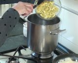 Foto del paso 4 de la receta: Tortellinis a la crema