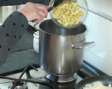 Foto del paso 4 de la receta: Tortellinis a la crema