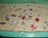 Foto del paso 2 de la receta: Pudín de frutas confitadas con baño de caramelo