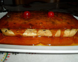 Foto del paso 5 de la receta: Pudín de frutas confitadas con baño de caramelo