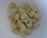 Foto del paso 2 de la receta: Crema de chocolate blanco con caramelo